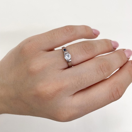 Купить кольцо из серебра с фианитом в интернет-магазине KRASNOE