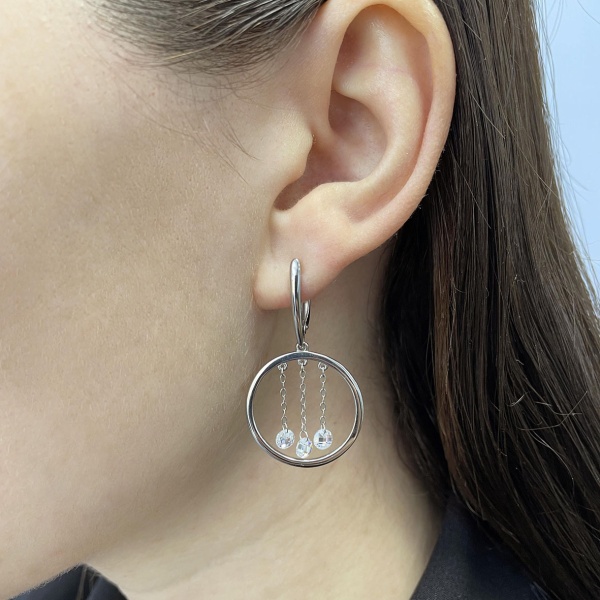 Серьги из серебра с фианитами со скидкой Серьги из серебра с фианитами со скидкой